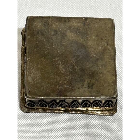 Vintage Pewter Jeweled Rosary Jewelry Tin Tiny Box Velvet lined ornate detail - Picture 4 of 7